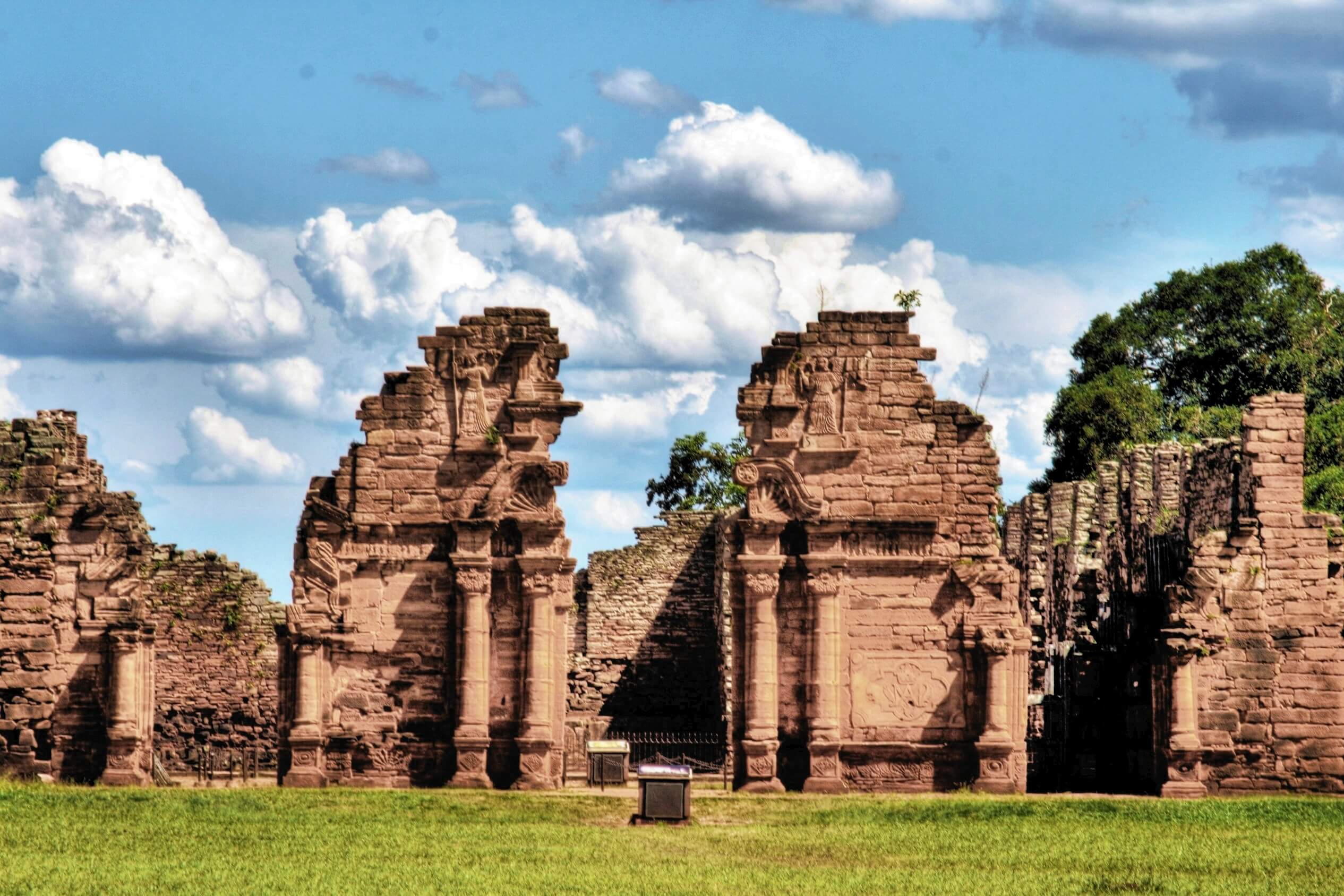  Las Ruinas de San Ignacio. Fuente: Wikipedia. 