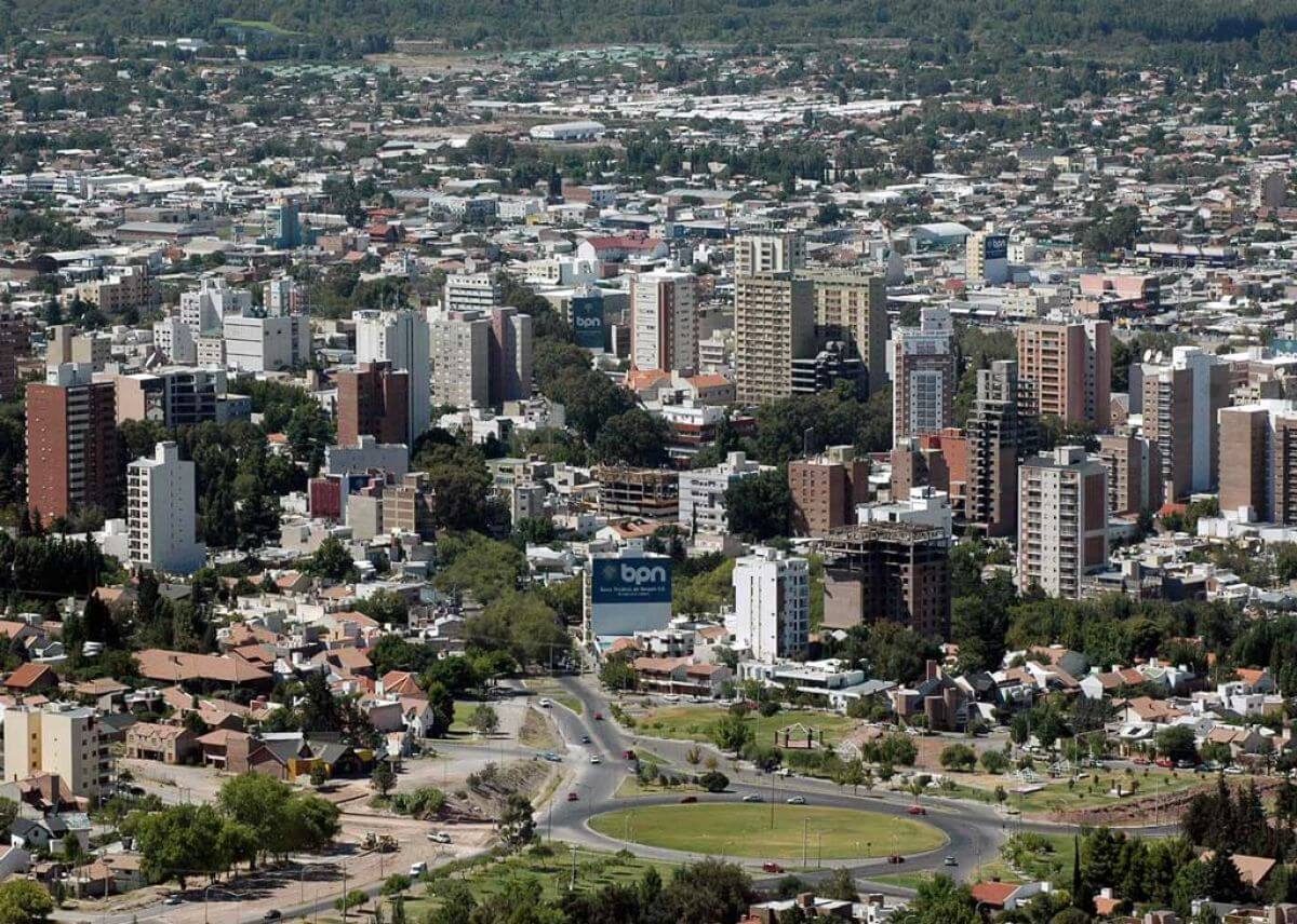 Ciudade de Neuquén. Fuente: https://vaconfirma.com.ar